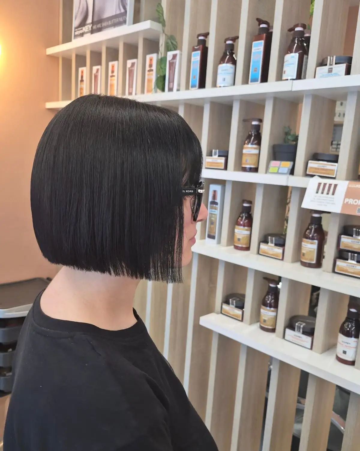 Κοντό γυναικείο κούρεμα στο X-25 Hair & Nails Studio