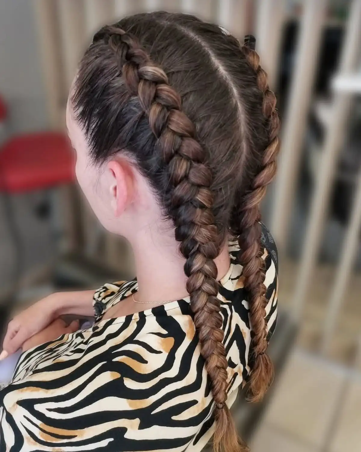 Πλεξούδες μαλλιών στο X-25 Hair & Nails Studio